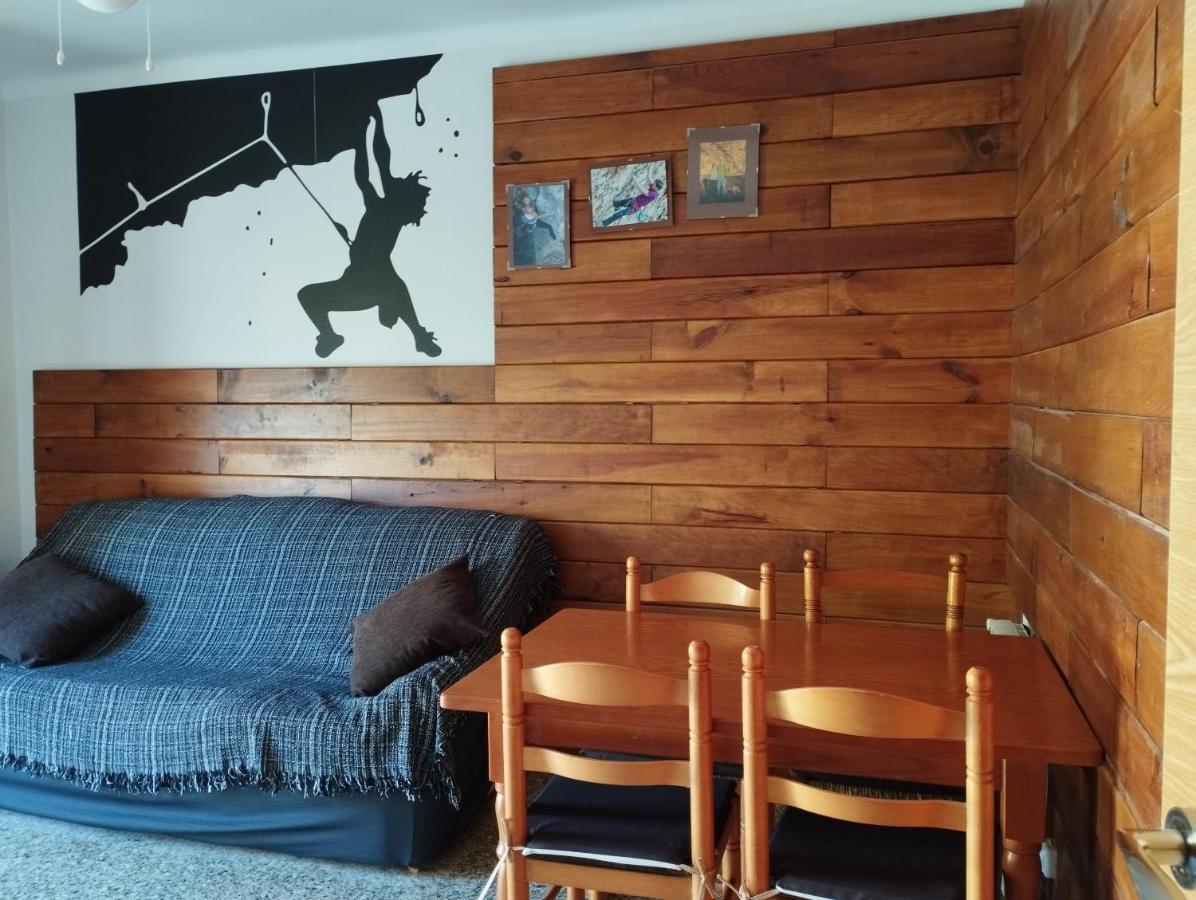 Alquiler En Importante Zona De Escalada !! Apartment Camarasa ภายนอก รูปภาพ